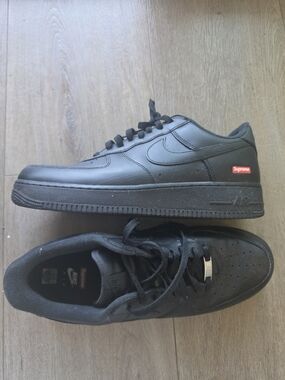 Nike Air Force 1 Supreme Men's Black Low-Top Sneakers